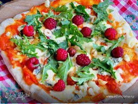 Пицца "Малина, рукола, фундук и сыр" + бонус (быстрый томатный соус для пиццы)
