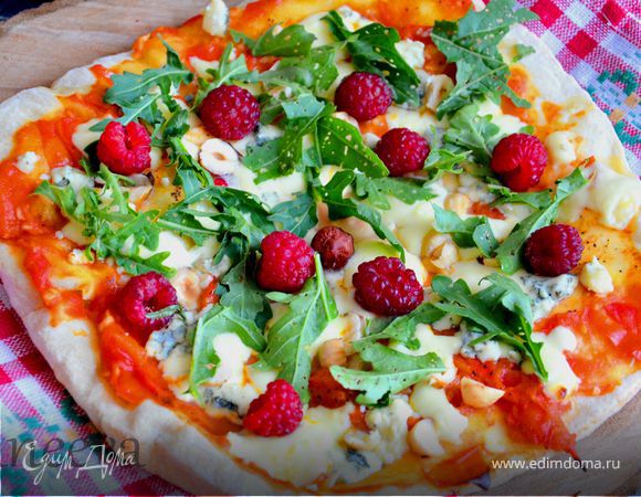 Пицца "Малина, рукола, фундук и сыр" + бонус (быстрый томатный соус для пиццы) Пицца "Малина, рукола, фундук и сыр" + бонус (быстрый томатный соус для пиццы)