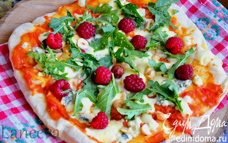 Рецепт Пицца "Малина, рукола, фундук и сыр" + бонус (быстрый томатный соус для пиццы) в хлебопечке