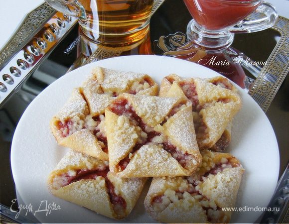 Творожные конвертики с клубничным джемом и крошкой Творожные конвертики с клубничным джемом и крошкой