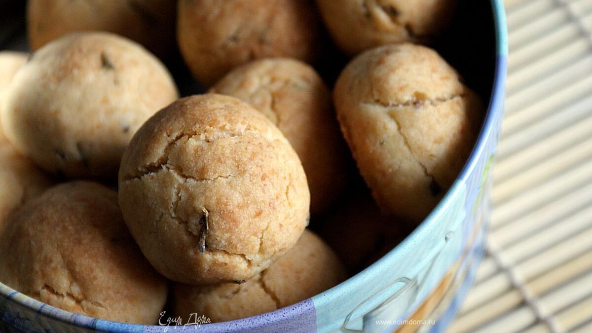 Кокосовое печенье с лавандой