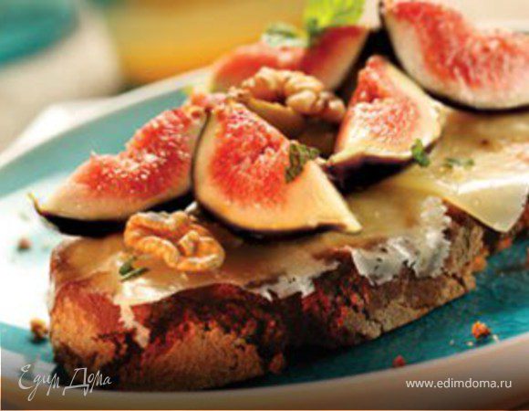 Тосты с сыром Манчего и свежим инжиром Тосты с сыром Манчего и свежим инжиром