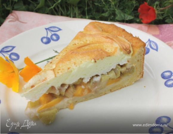 Пирог из творожного теста с персиком и ревенем 