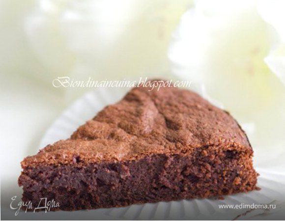 Быстрый шоколадно-миндальный пирог «Шоколадное наслаждение» Быстрый шоколадно-миндальный пирог «Шоколадное наслаждение»