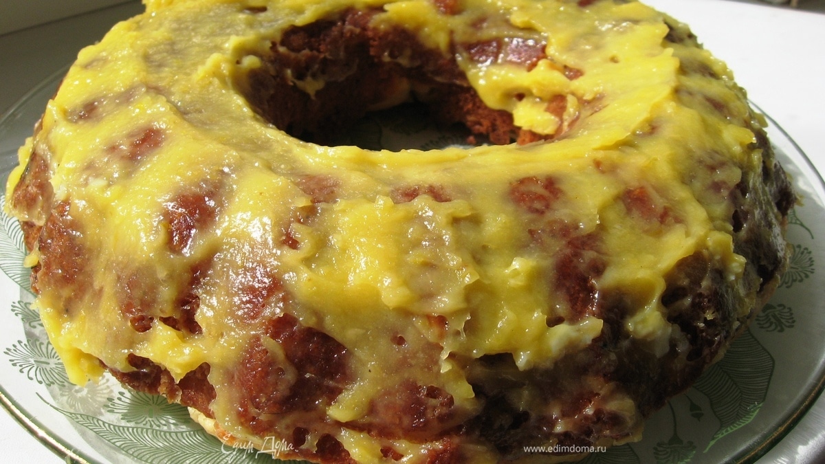 Нежный кекс с яблоками и лимонным заварным кремом