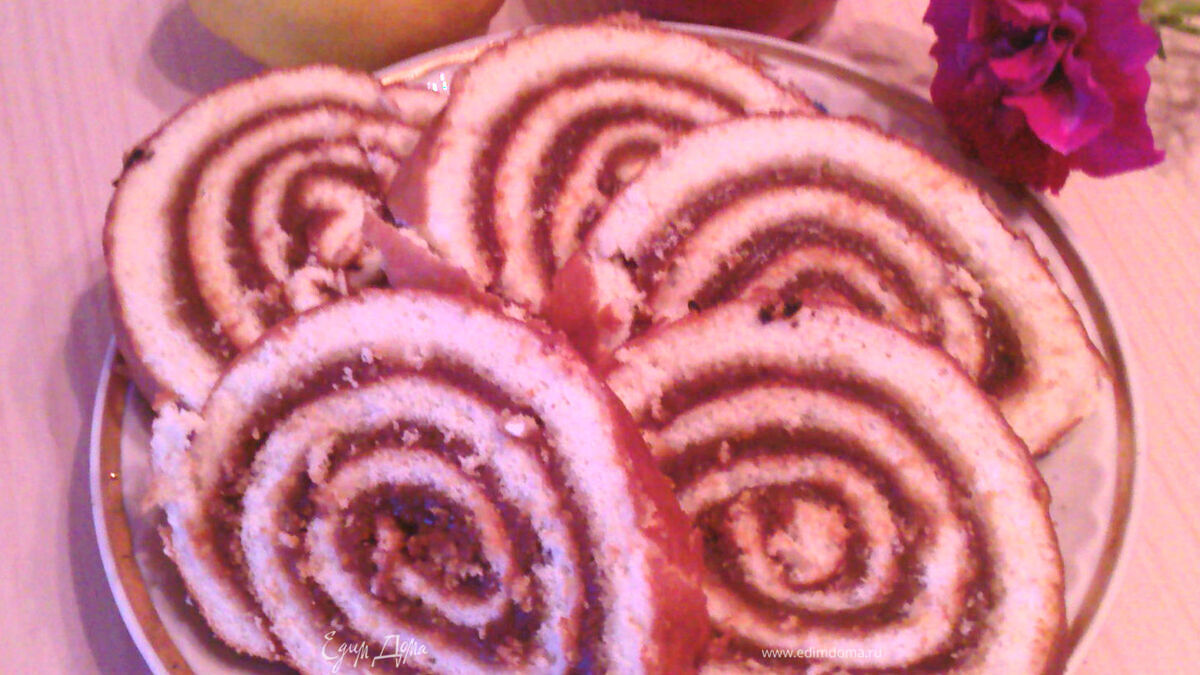 Рулет с яблочным джемом