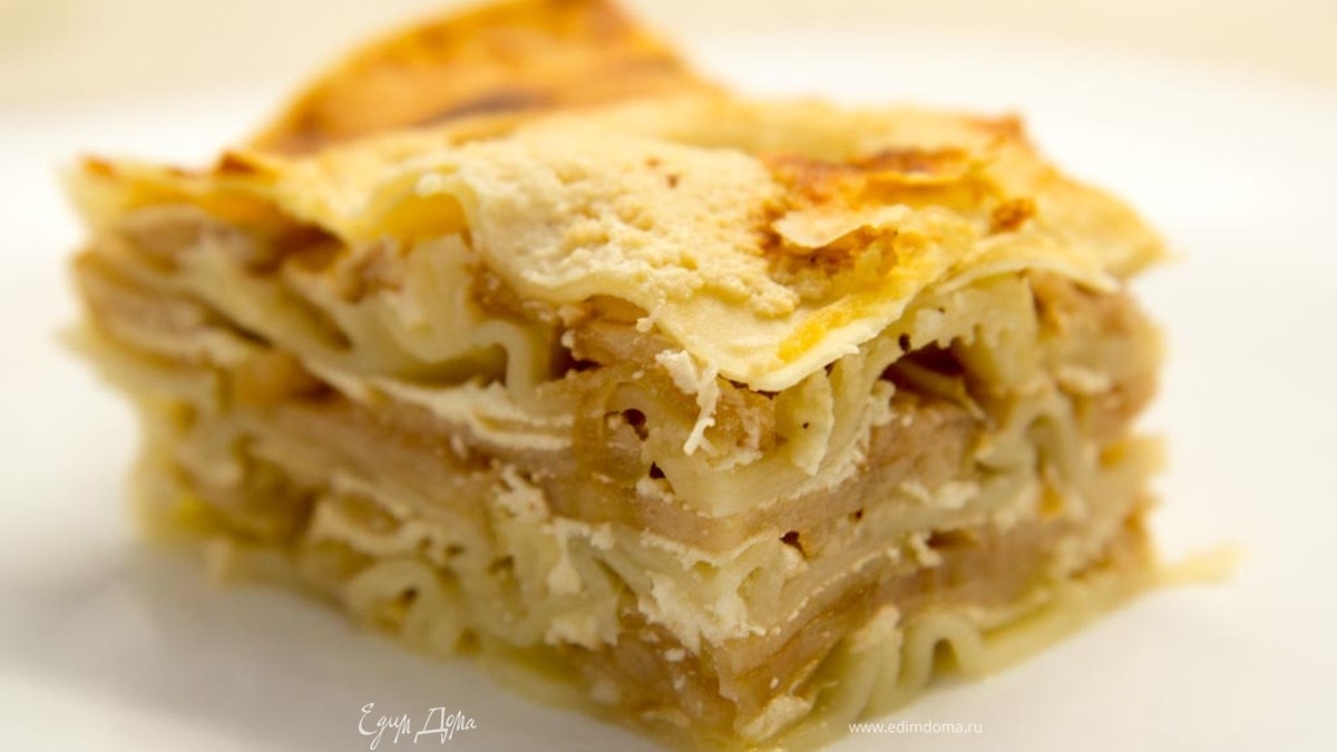 Лазанья с яблоками и творожным кремом