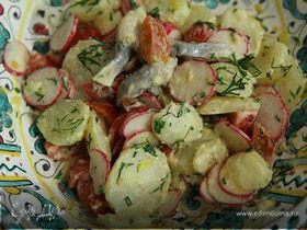 Салат из молодого картофеля с сельдью и редиской