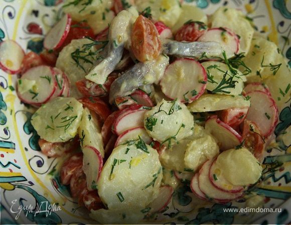 Салат из молодого картофеля с сельдью и редиской Салат из молодого картофеля с сельдью и редиской