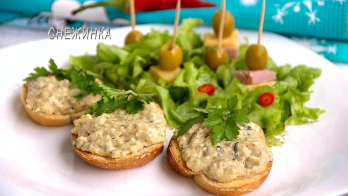 Сырный паштет из цукини с миндалем