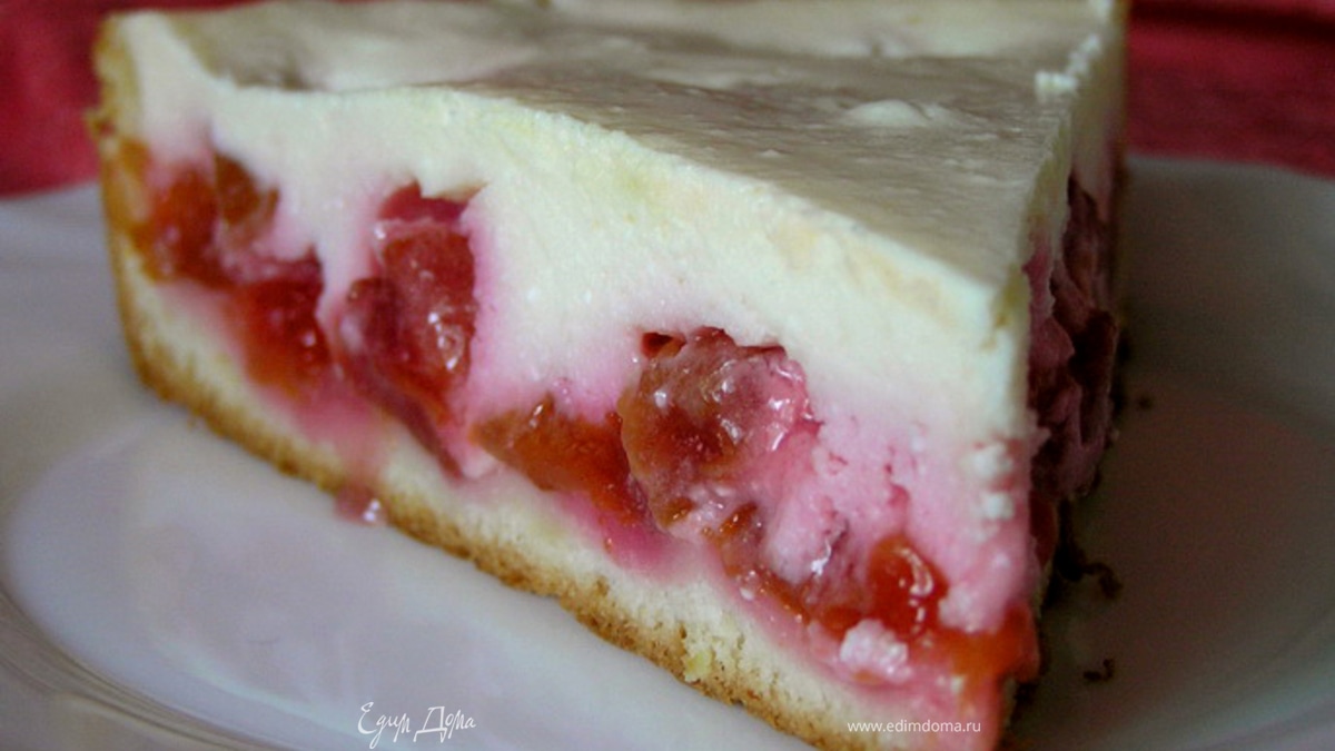 Творожно-ванильный пирог со сливами. "HomeQueen Corporation"