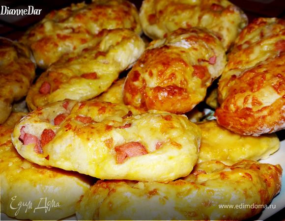 Пресные витые плюшки с сосисками и сыром от Мирьяма Байле