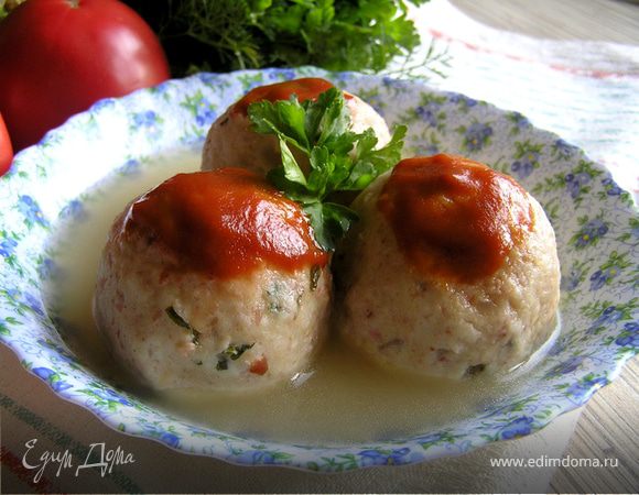 Канедерли из хлеба и колбас в бульоне (Canederli di pane e salumi in brodo) Канедерли из хлеба и колбас в бульоне (Canederli di pane e salumi in brodo)