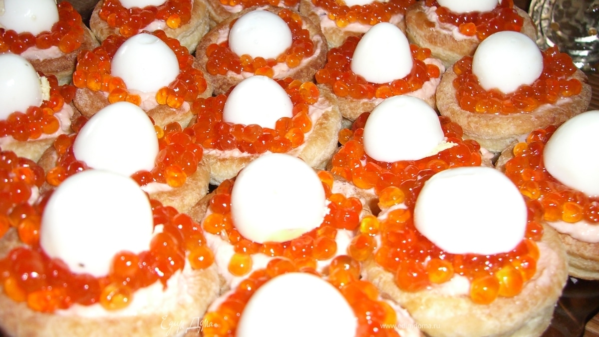 ВОЛОВАНЫ С ЛОСОСЕВЫМ МУССОМ, ИКРОЙ И ПЕРЕПЕЛИНЫМИ ЯЙЦАМИ