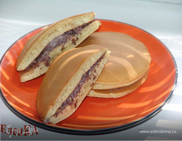 Дораяки (медовые блины) с начинкой из анко Дораяки (медовые блины) с начинкой из анко