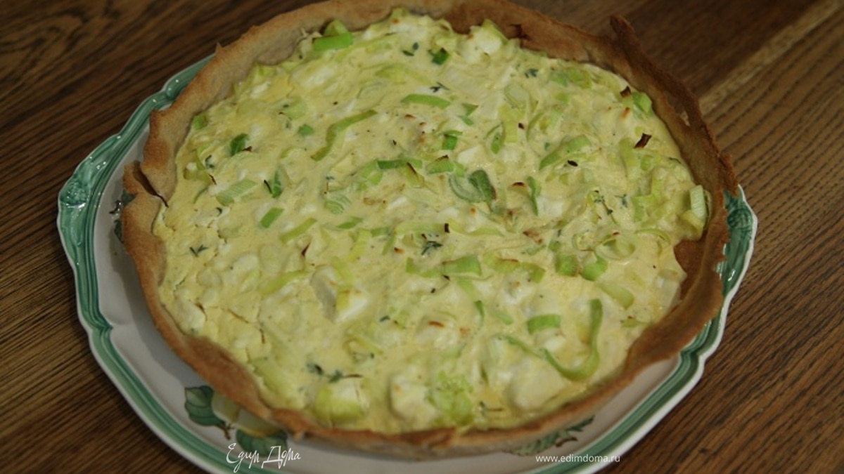 Пирог с творогом, брынзой и луком-пореем