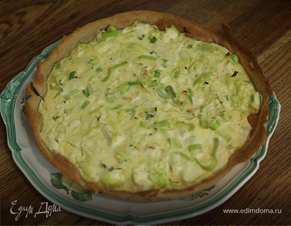 Пирог с творогом, брынзой и луком-пореем 