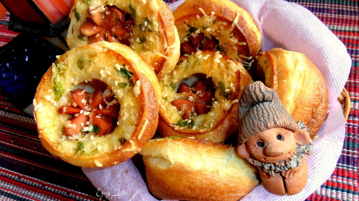 Булочки "Сосиски в норке" на оливковом масле