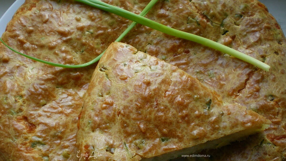 Сырный пирог с зеленым луком