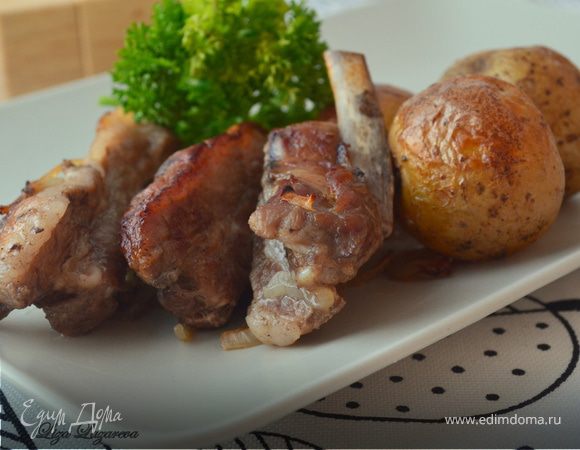 Ароматные свиные ребра с печеным картофелем (готовим с HQC) Ароматные свиные ребра с печеным картофелем (готовим с HQC)