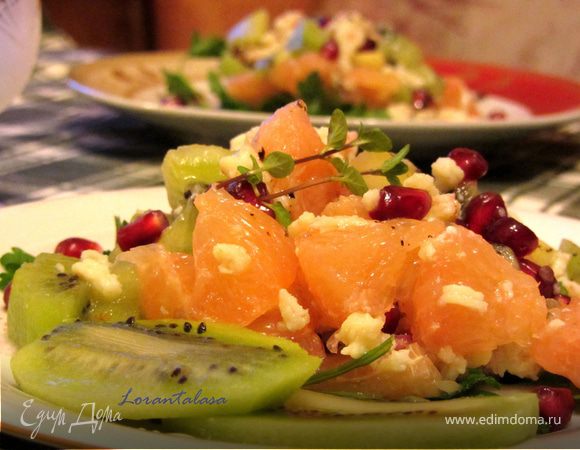 Салат с крилем, киви и грейпфрутом Салат с крилем, киви и грейпфрутом