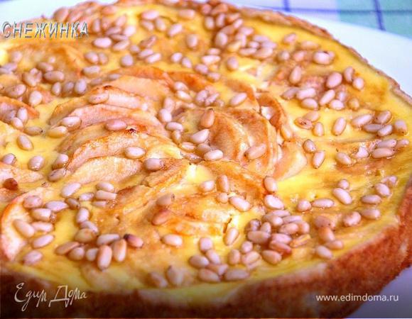Яблочный пирог в заливке с кедровыми орешками. «HomeQueen Corporation»