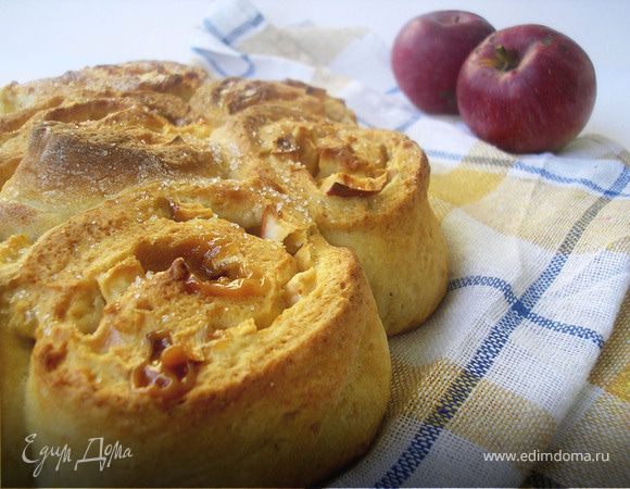 Творожная улитка с яблоками и карамелью Творожная улитка с яблоками и карамелью