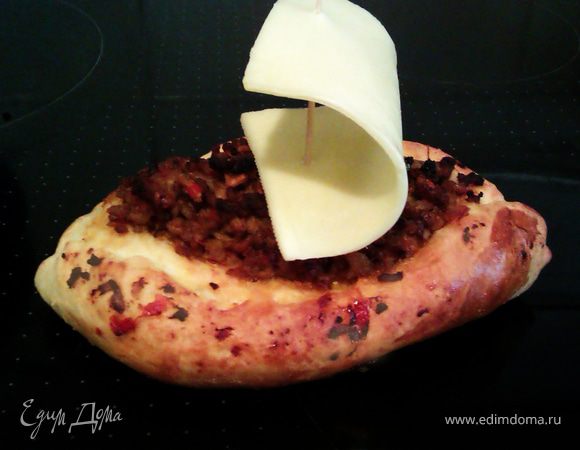 Лодочки-пиде с фаршем, сыром и грибами Лодочки-пиде с фаршем, сыром и грибами