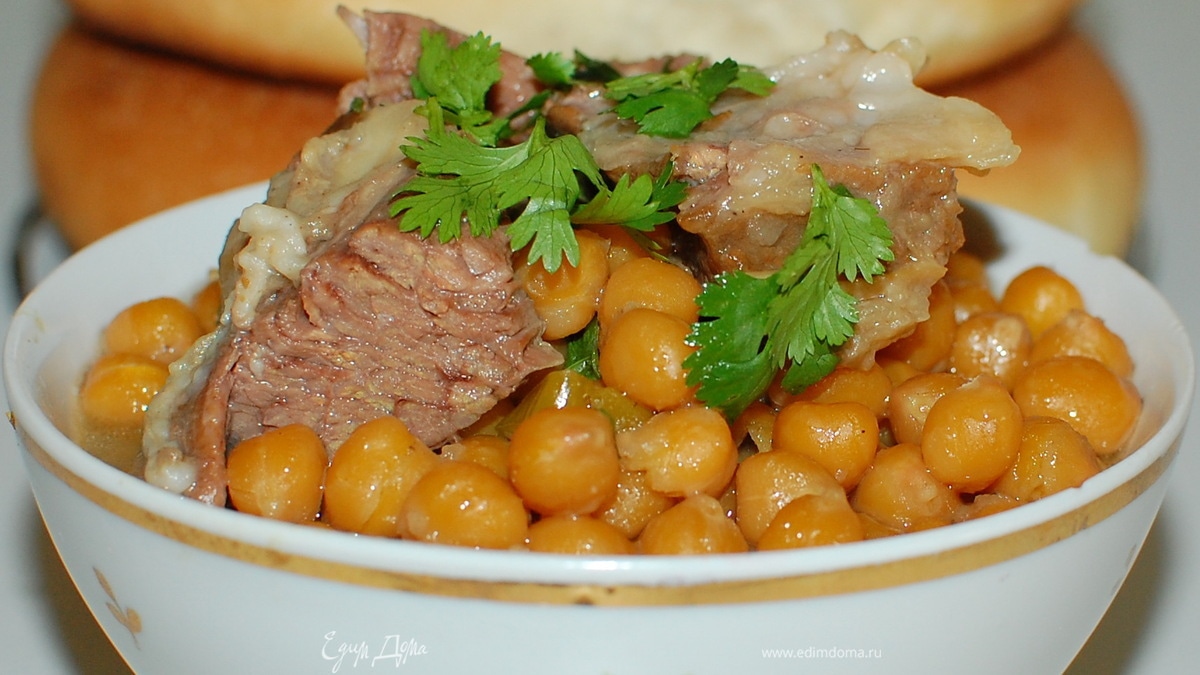 Томленая баранина с нохутом