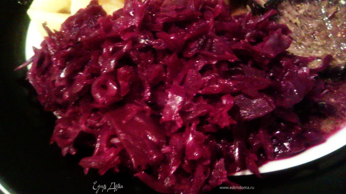 Тушеная краснокочанная капуста по-немецки 