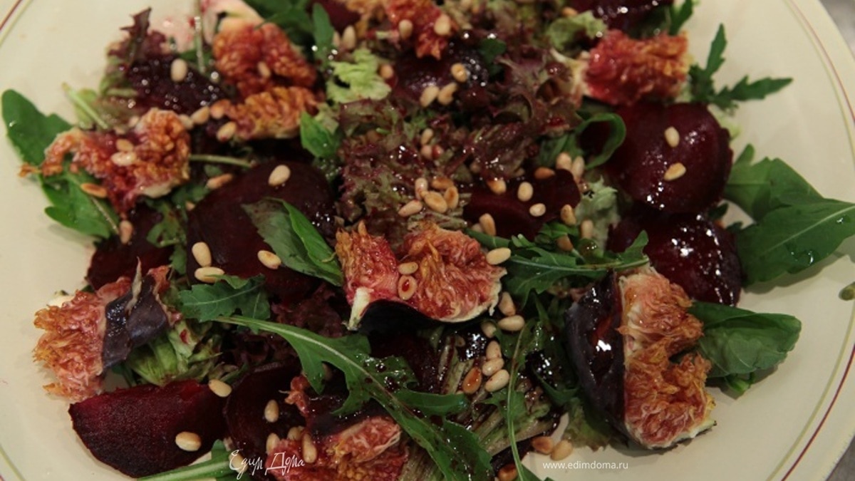 Салат со свеклой, инжиром и кедровыми орешками