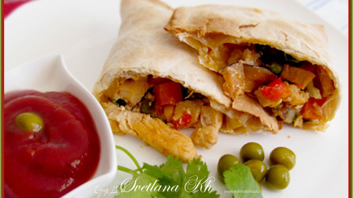 Кесадилья с курицей и мексиканской смесью овощей