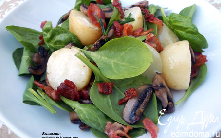 Рецепт Теплый салат с картофелем, шампиньонами и хрустящим беконом