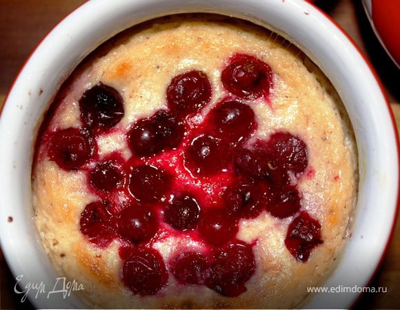 Творожный пудинг с клюквой