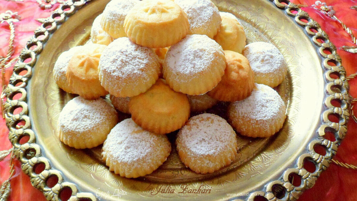 Маамуль (арабское печенье с финиками и орехами)