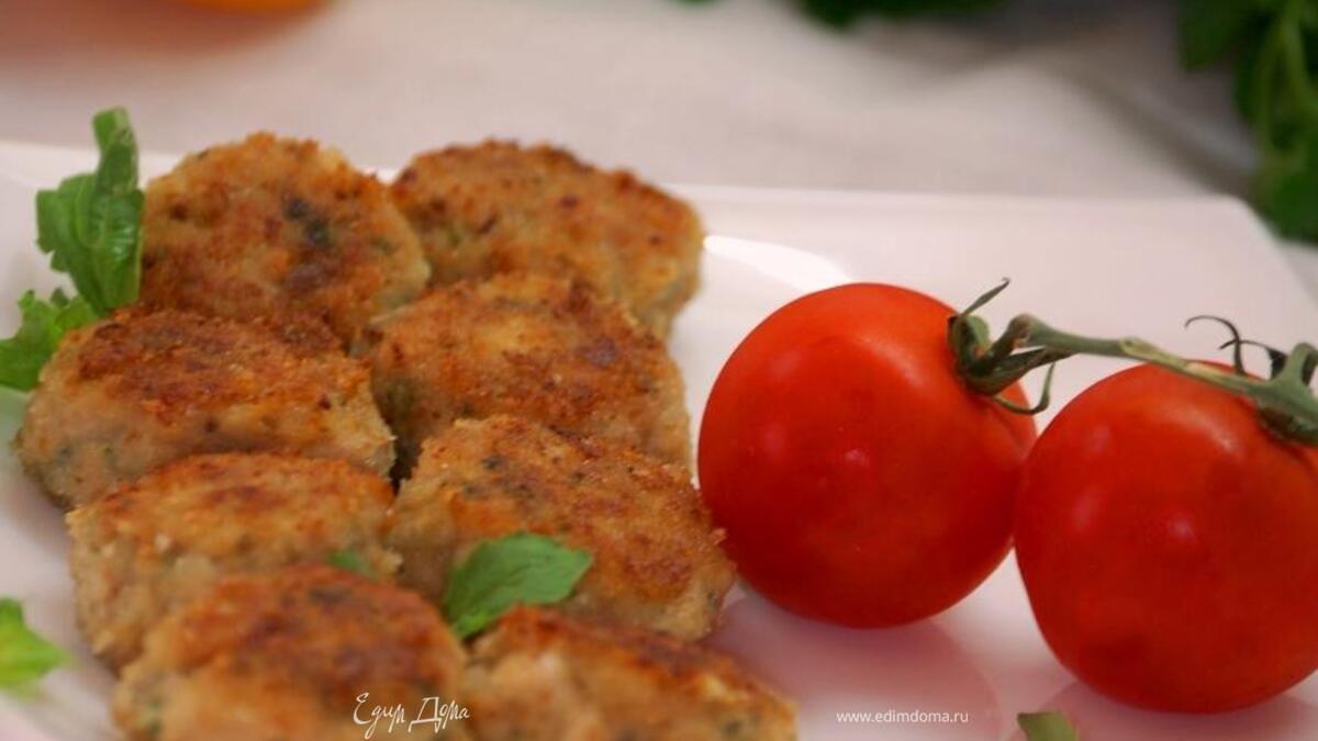 РУБЛЕНЫЕ КУРИНЫЕ КОТЛЕТЫ С ГРИБАМИ И БАЗИЛИКОМ