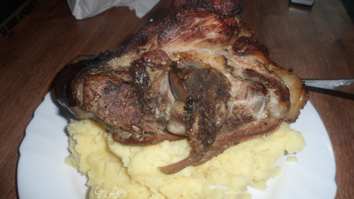 рулька запеченая в соевом соусе