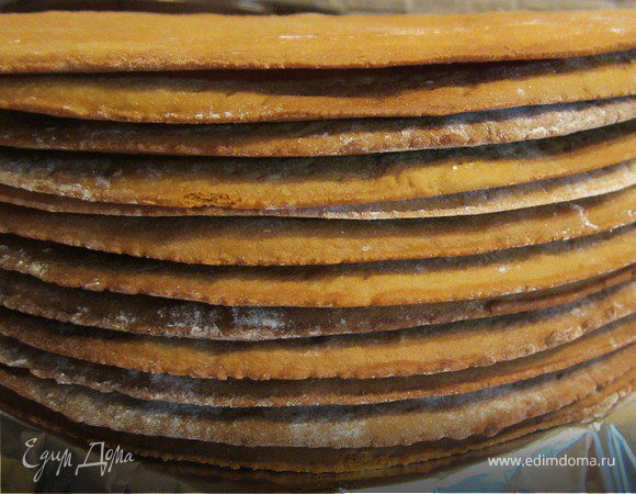 Нежные и тонкие медовые коржики