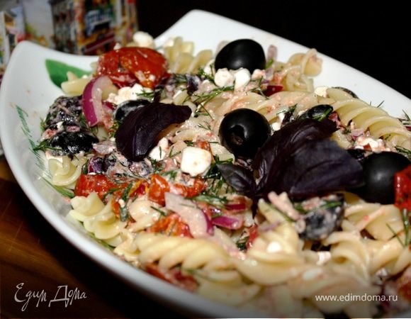 Салат из пасты, вяленых томатов и творога Салат из пасты, вяленых томатов и творога