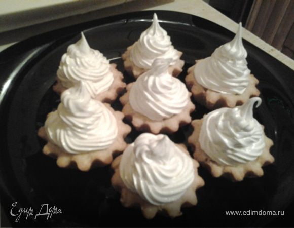 Корзиночки с воздушным кремом Корзиночки с воздушным кремом