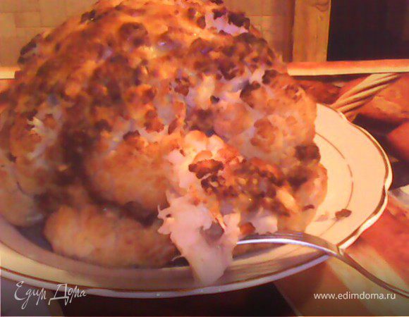 Фаршированная цветная капуста, запеченная под брынзой Фаршированная цветная капуста, запеченная под брынзой
