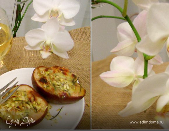 Груша, запеченная с сыром и розмарином