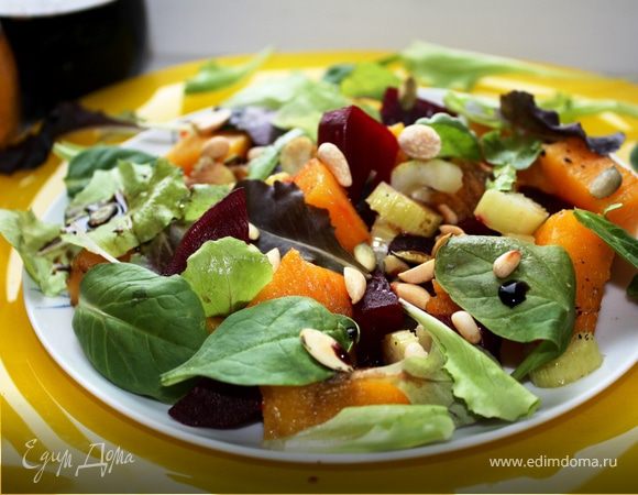 Теплый салат с тыквой и свеклой Теплый салат с тыквой и свеклой