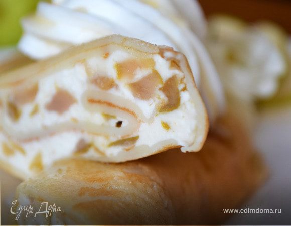 Блинчики с нежной творожно-грушевой начинкой и медово-ванильным соусом