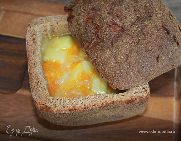 Чечевичный суп в хлебе 