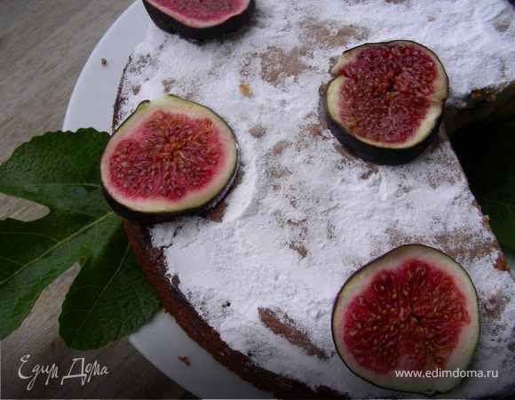 Пирог на оливковом масле с лимоном и инжиром или другими фруктами 