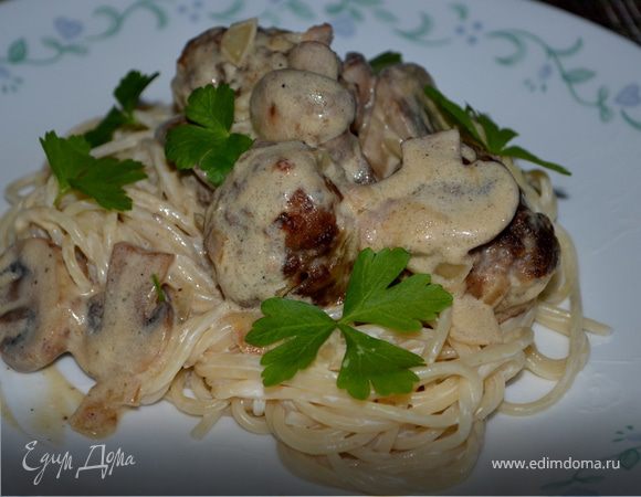 Фрикадельки по-строгановски (Beef Stroganoff Meatballs)
