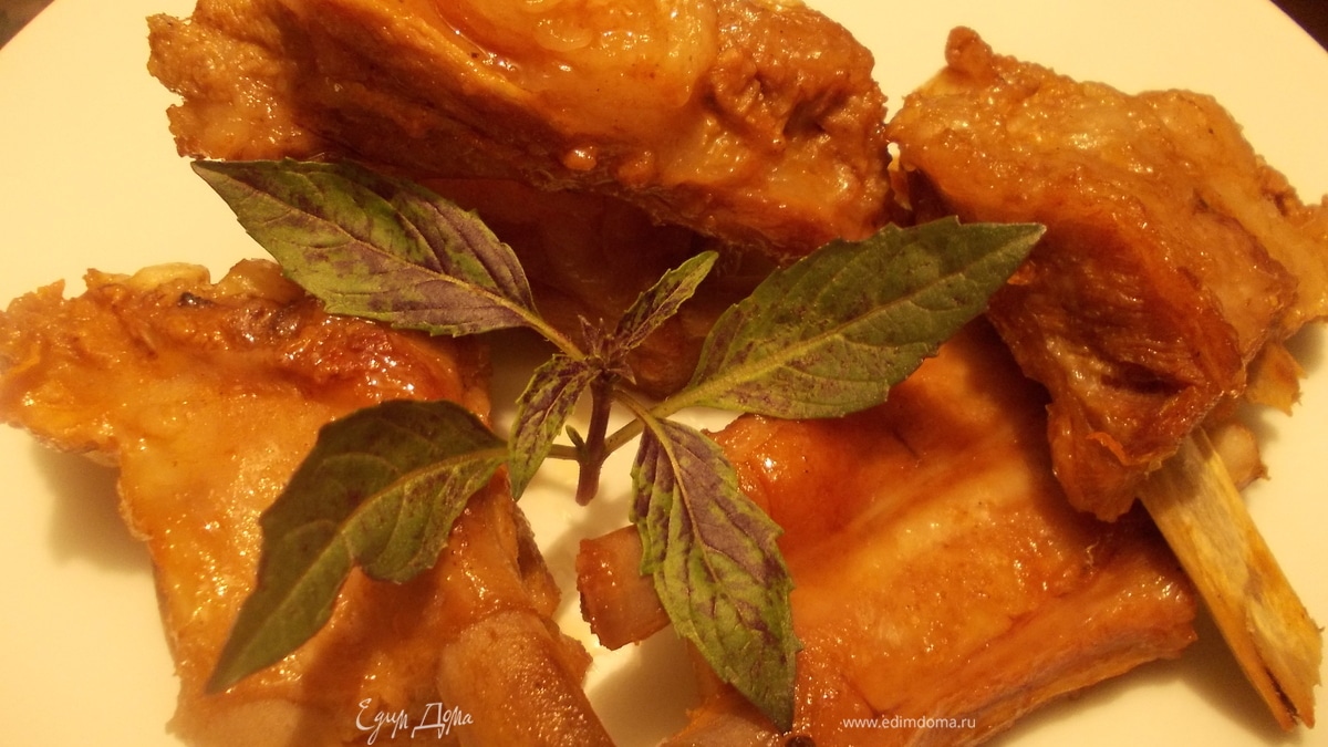 Свиные ребрышки в томатно-горчичном соусе