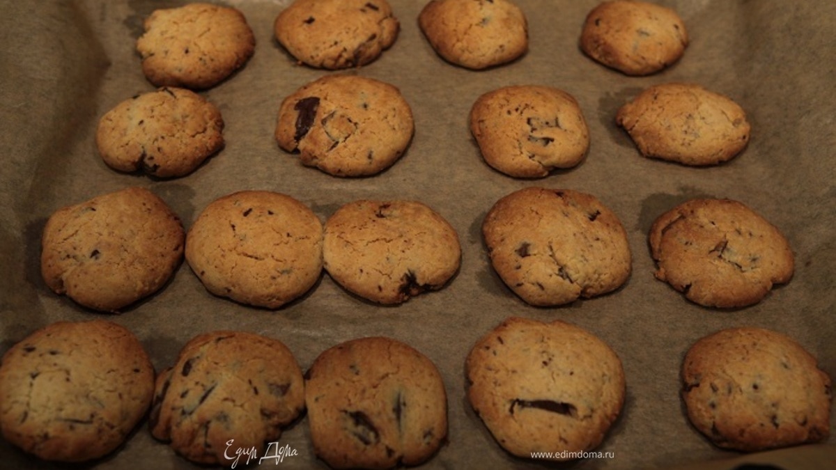 Печенье с шоколадной крошкой