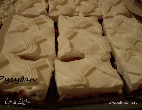 Воздушные полоски с вишней